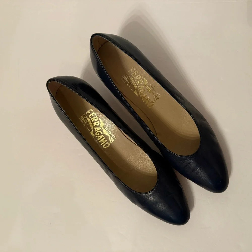 ⭐️SALVATORE FERRAGAMO SHOES HEELS NAVY BLUE LEATHER SIZE 8B ITALY LUXURY